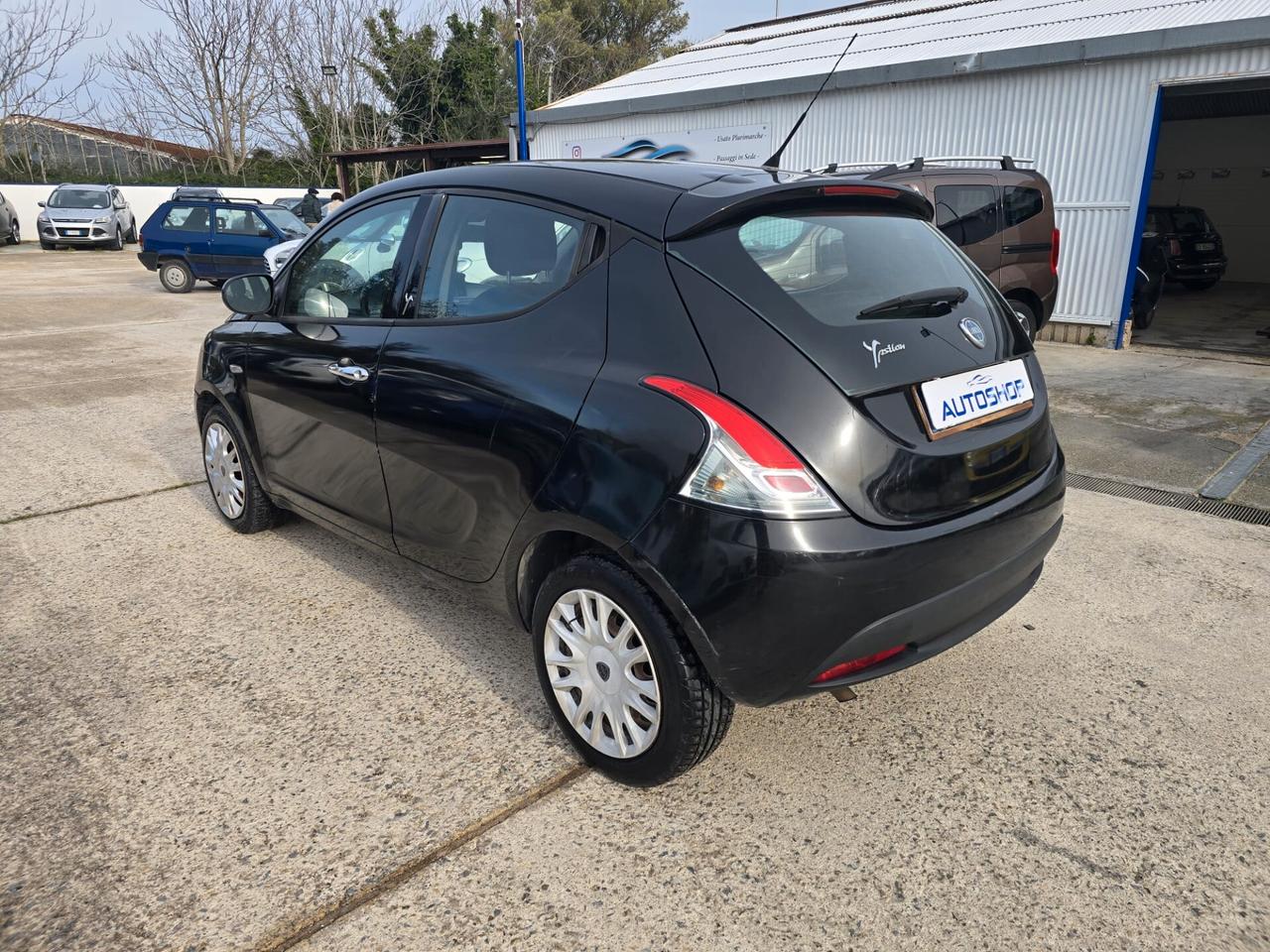 Lancia Ypsilon 1.2 69 CV 5 porte S&S Platinum