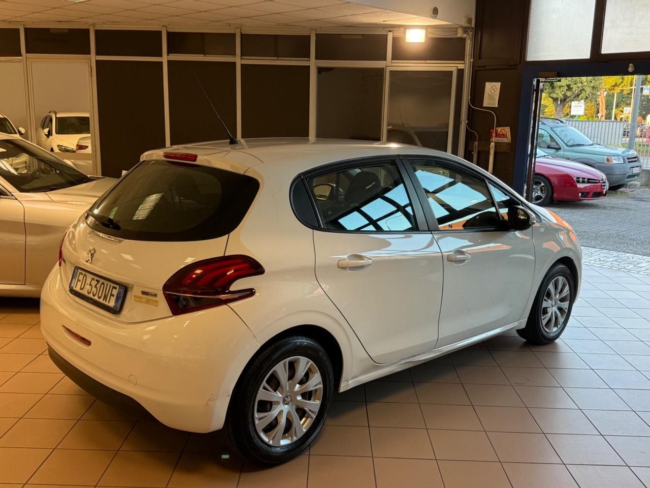 Peugeot 208 67000km 1.2 cv82 5 porte Allure