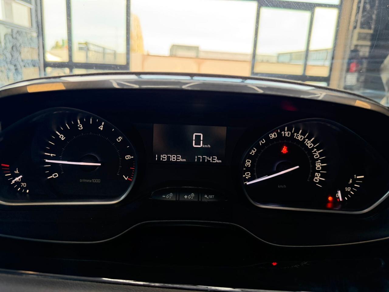 Peugeot 208 PureTech 82 5 porte Allure