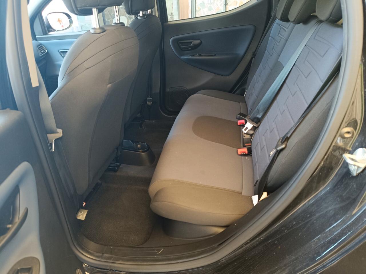 Lancia Ypsilon 1.0 FireFly 5 porte S&S Hybrid Platino