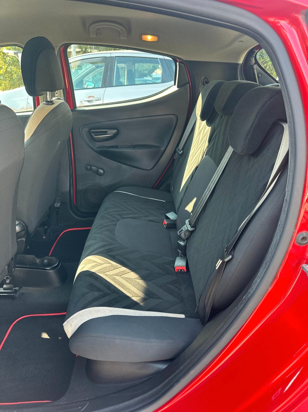 Lancia Ypsilon 1.2 69 CV 5 porte Platinum
