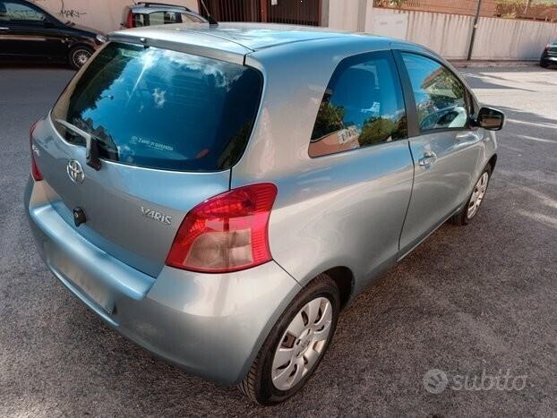 Toyota Yaris 1.0 3 porte Sol ideale per neo patent