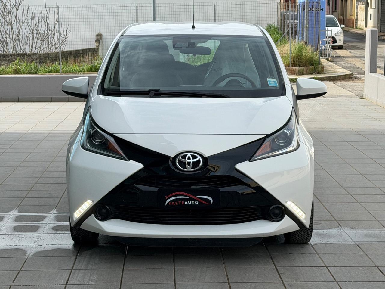 TOYOTA Aygo 1.0 VVT-i 69 CV 5p. x-play