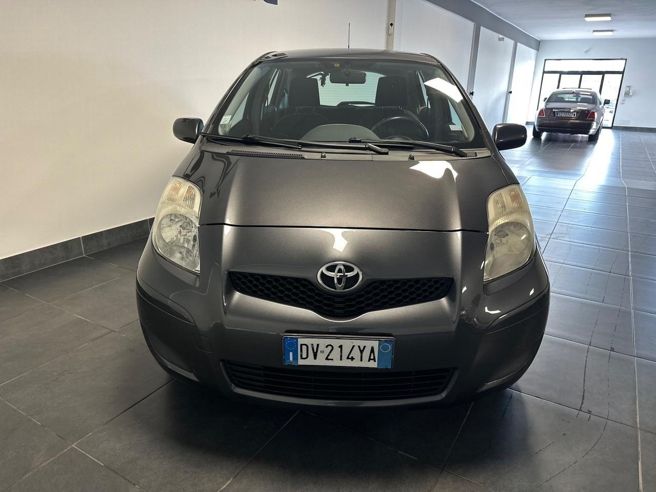 TOYOTA YARIS 1.0 NEOPATENTATI 69CV GARANZIA
