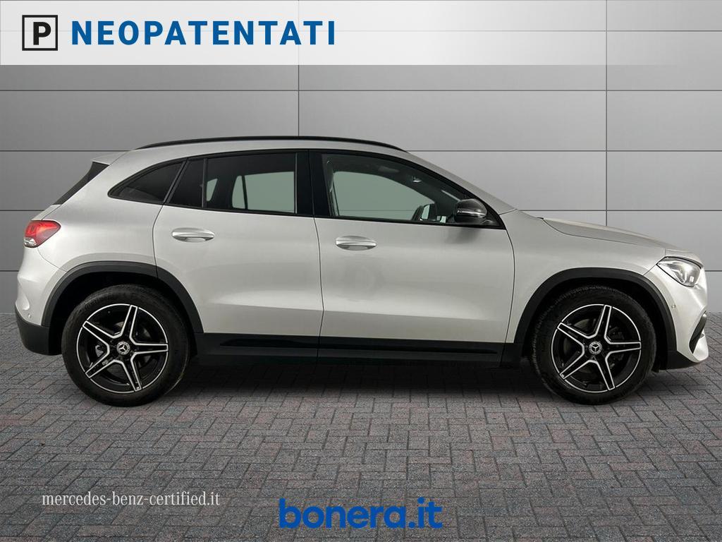Mercedes GLA 180 180 D Premium 8G-DCT