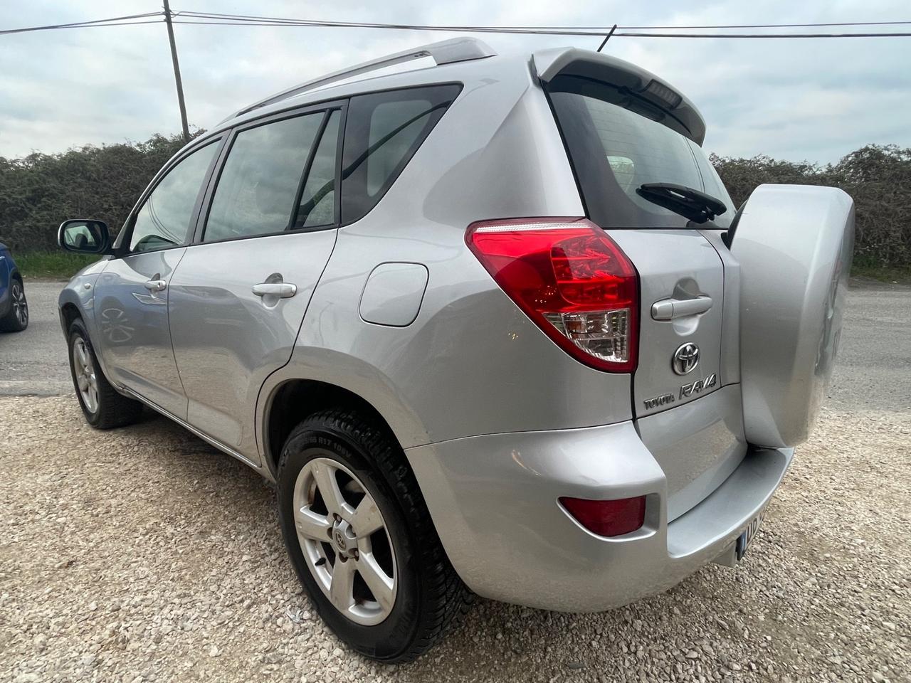 Toyota RAV 4 RAV4 2.2 D-4D 136 CV Luxury GARANTITA
