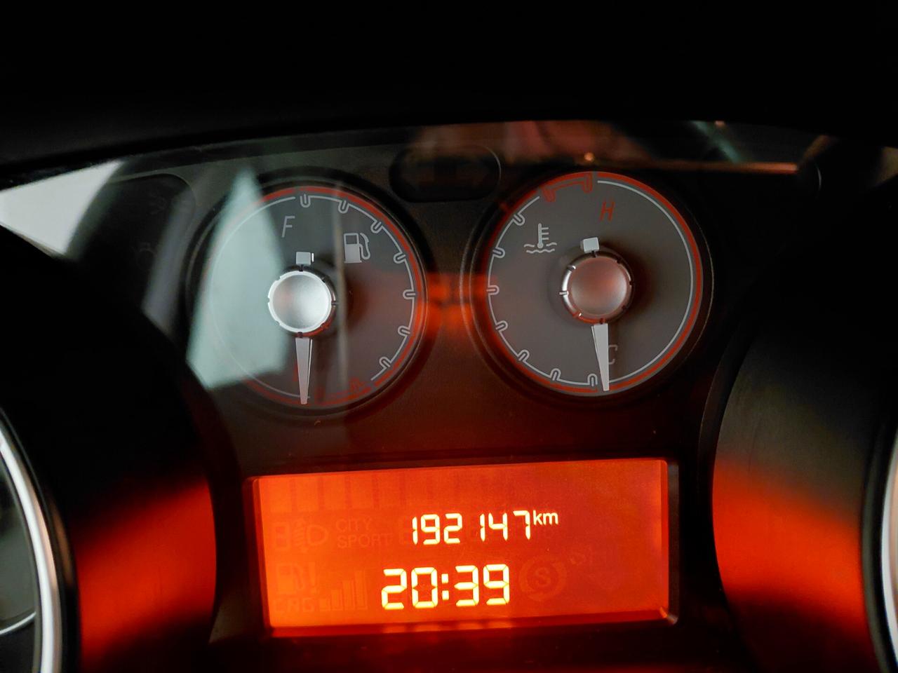 FIAT PUNTO ANNO 2015 BZ METANO ADATTA NEOPATENTATI KM 190 MILA