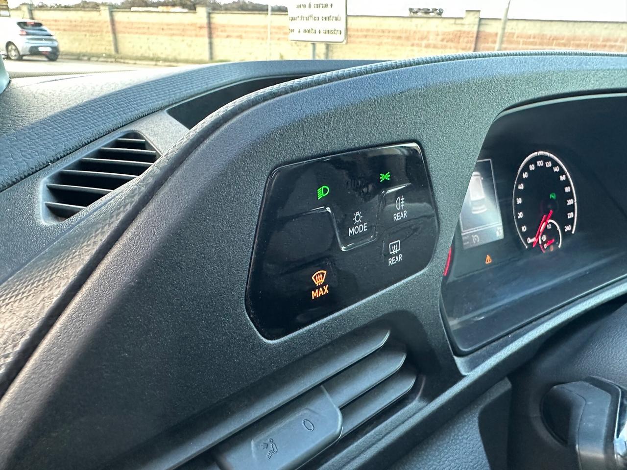 Volkswagen Caddy 2.0 TDI 122 CV DSG Space Maxi