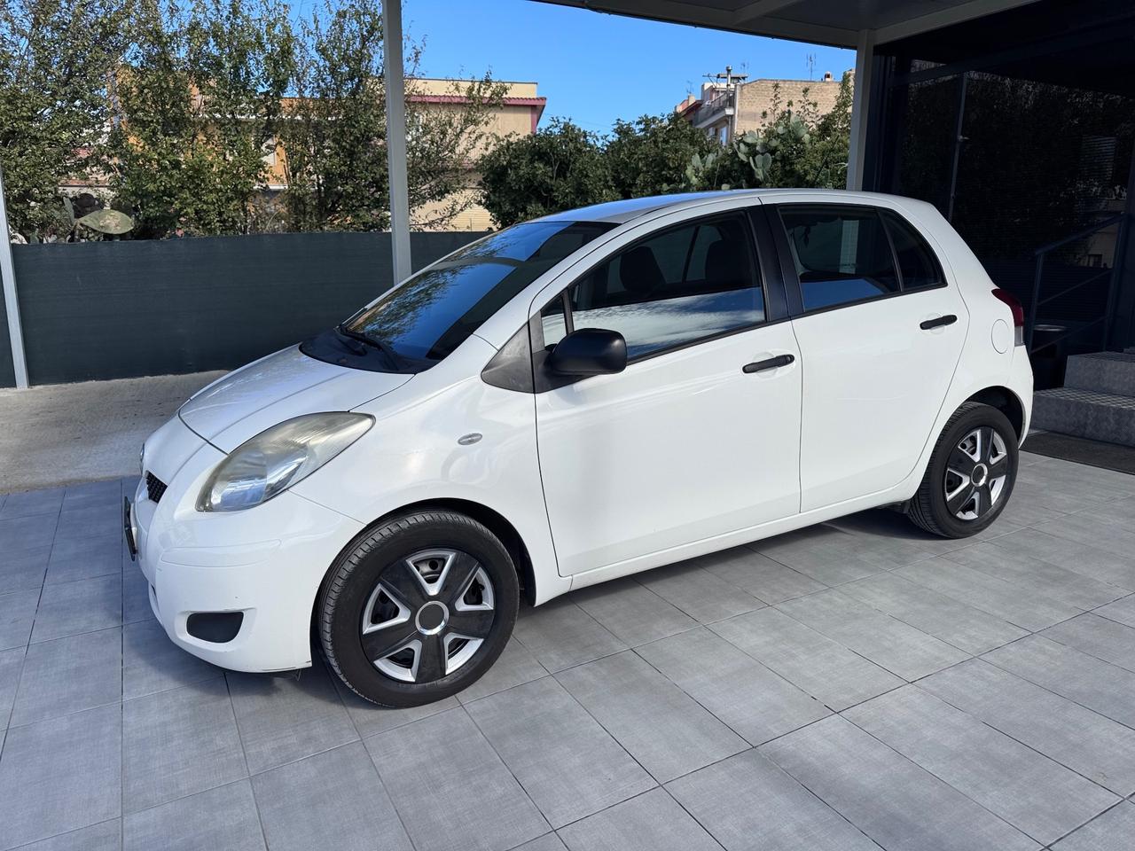 Toyota Yaris 1.0 5 porte