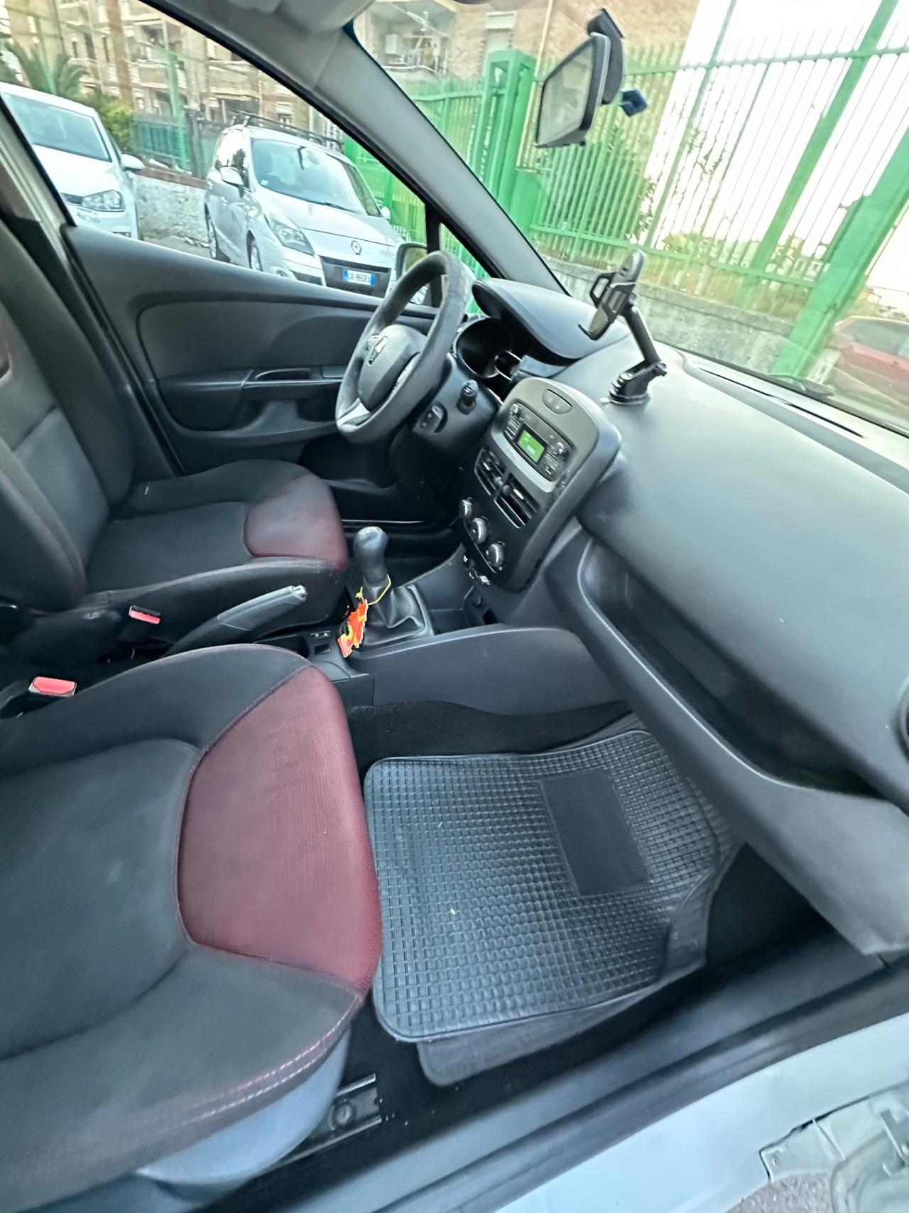 Renault Clio 1.2 75CV 5 porte Zen