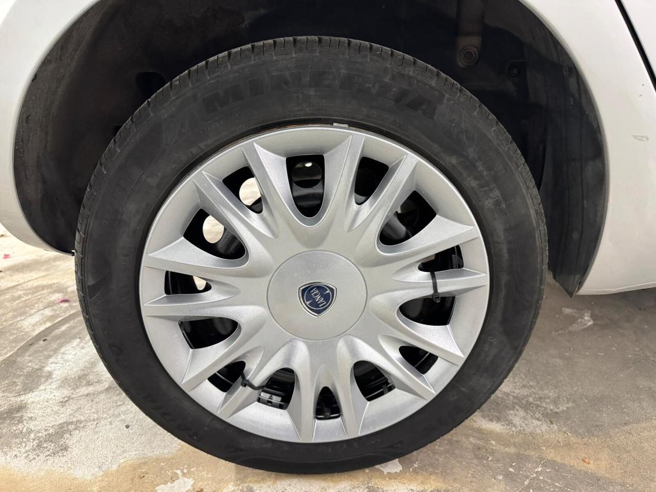 Lancia Ypsilon 1.3 MJT 16V 95 CV 5 porte S&S Gold