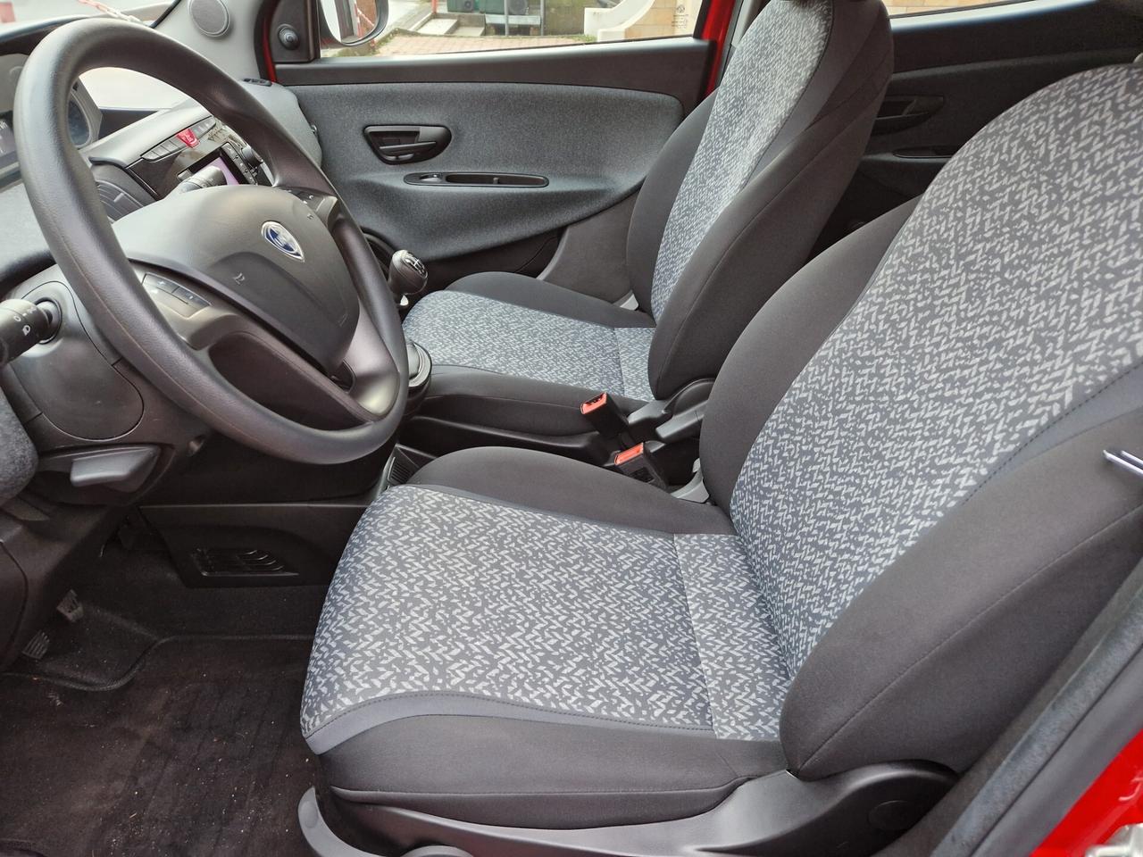 Lancia Ypsilon Hybrid 1.0 70CV "23.800 km" Bluetooth, Sensori p.