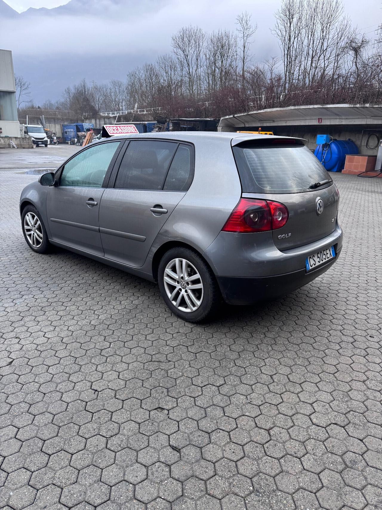 Volkswagen Golf 2.0 16V TDI 5p. Sportline