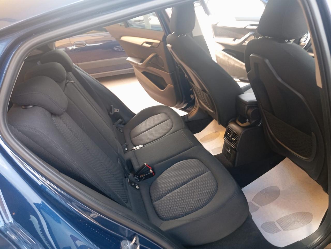 Bmw X2 sDrive18d Business-X