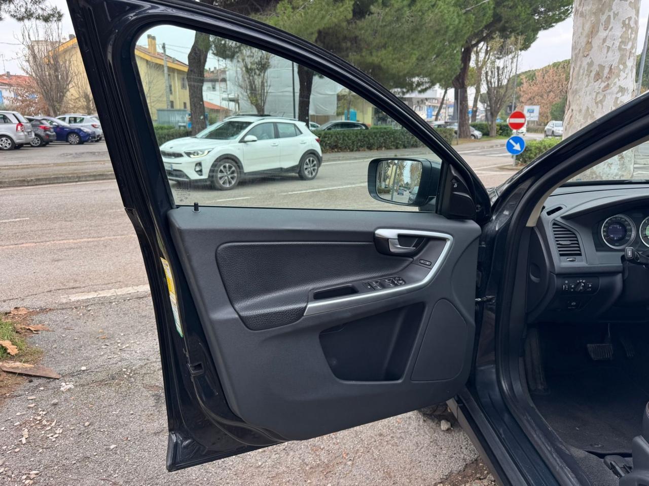 Volvo XC 60 XC60 D5 AWD Geartronic Summum