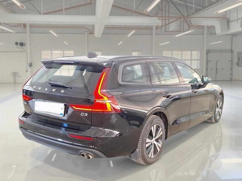 VOLVO V60 D3 Momentum Business Autom. WAGON