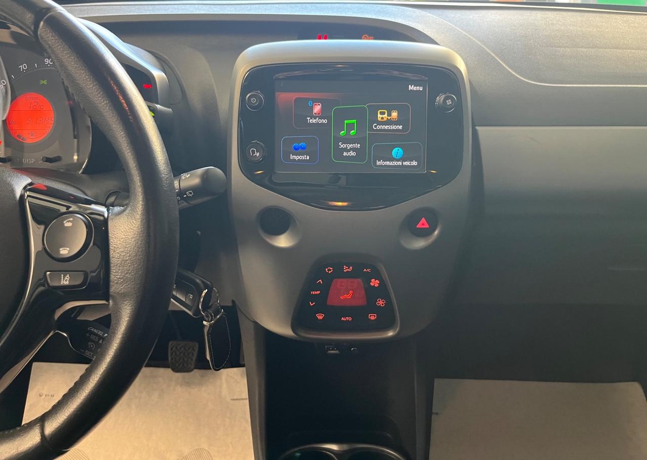 Toyota Aygo Connect 1.0 VVT-i 72 CV x-play