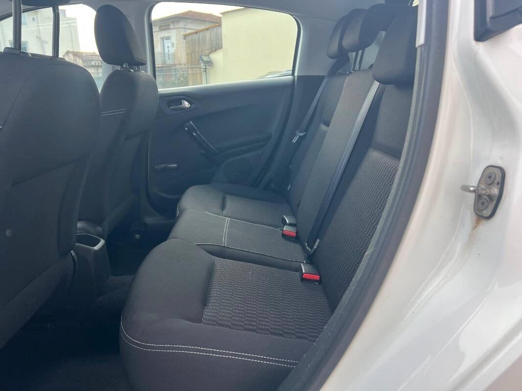Peugeot 208 1.2 puretech Access gpl 82cv 5p