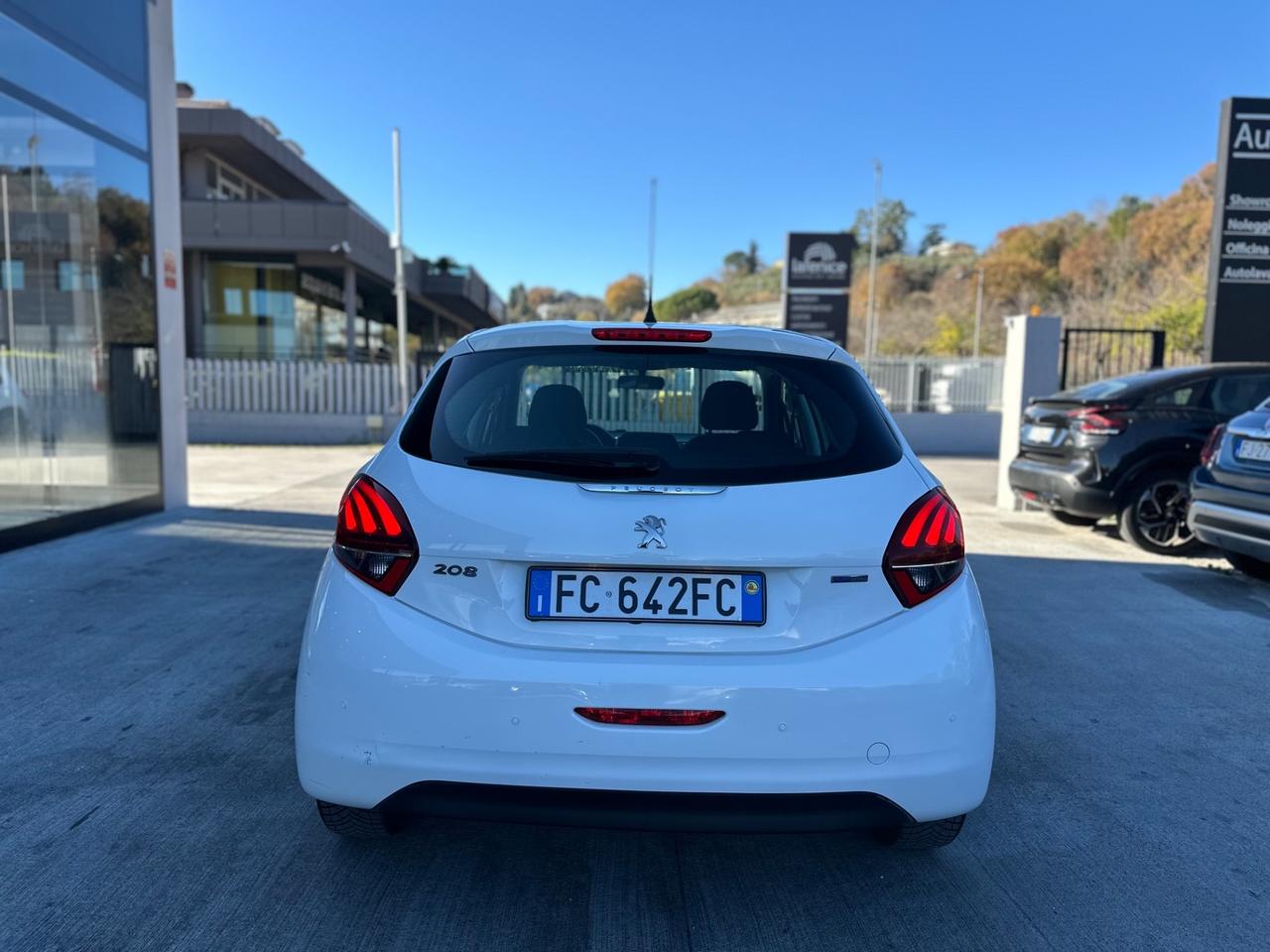 Peugeot 208 PureTech 82 5 porte Allure