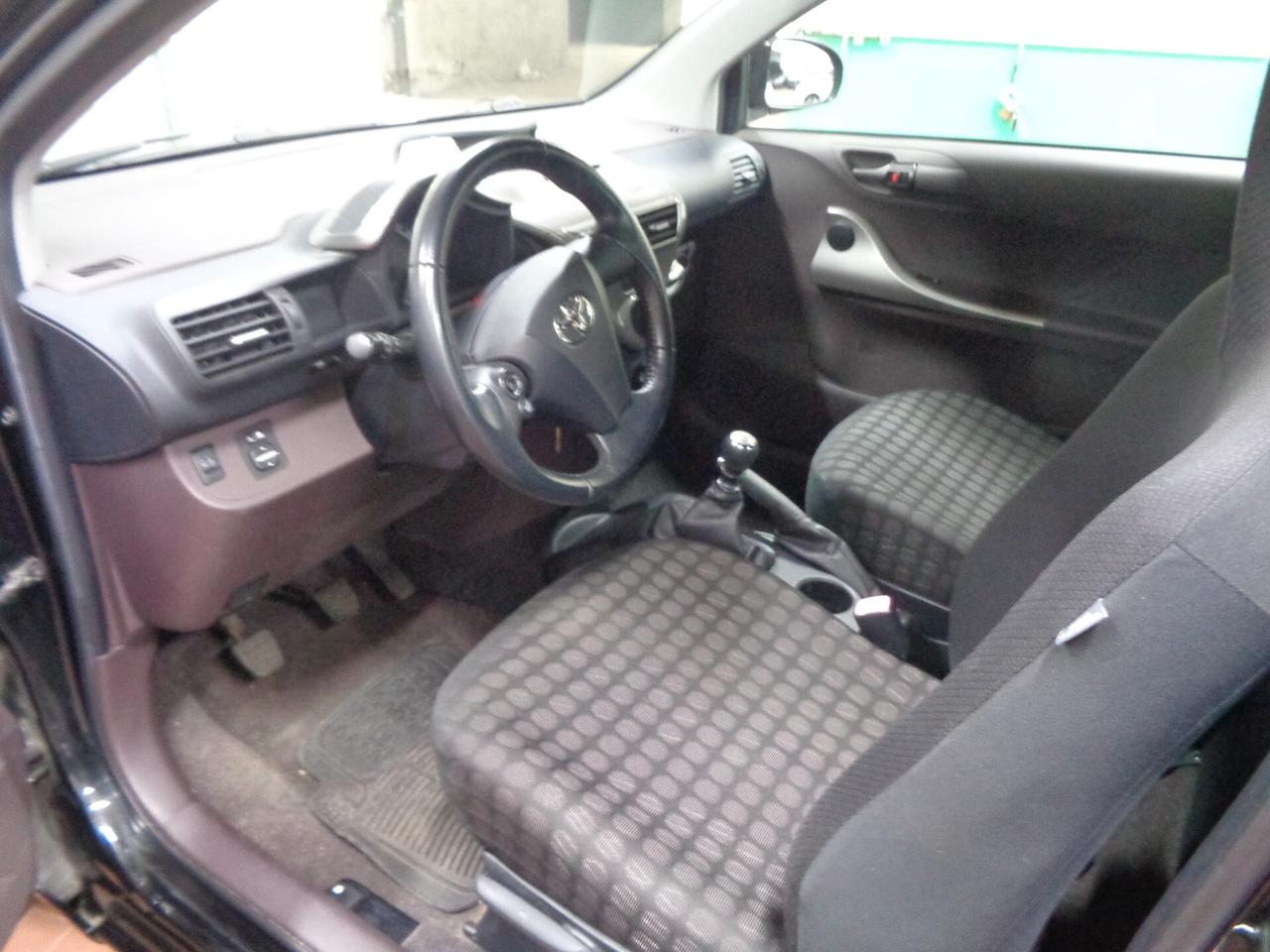 Toyota iQ 1.0 Sol