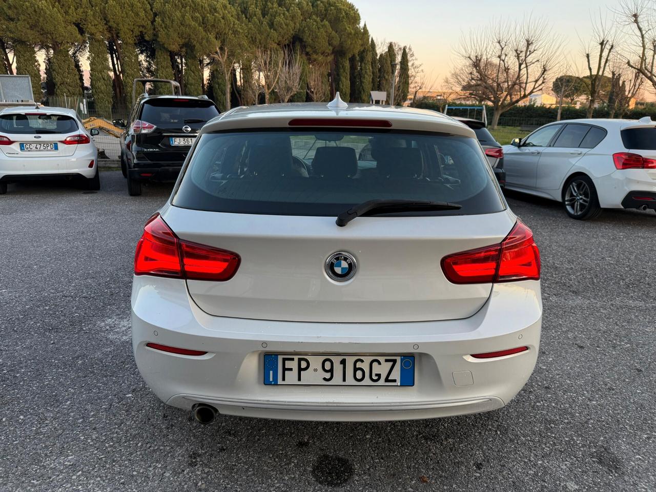 Bmw 116 116d 5p. Urban
