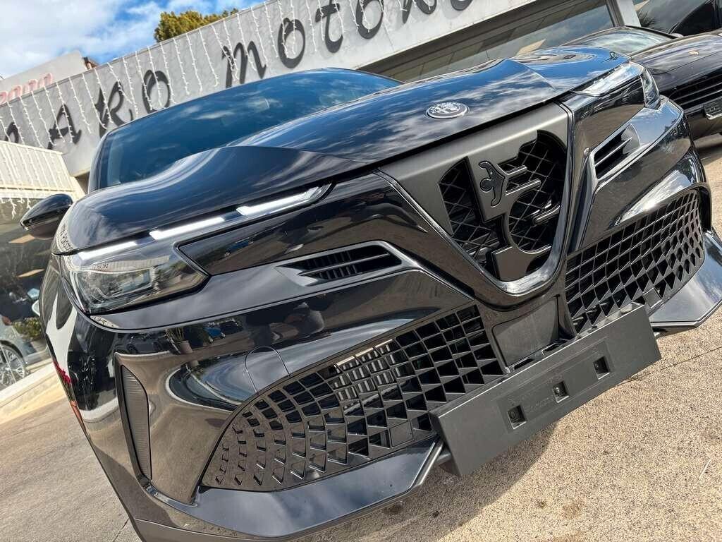 Alfa Romeo Junior 1.2 136 CV Hybrid eDCT6 Speciale KM 0 IVA ESPOSTA Tua a soli 269 Euro al mese