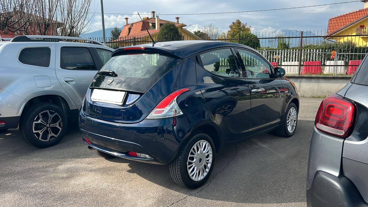 Lancia Ypsilon 1.2 69 CV 5 porte Gold neopatentati