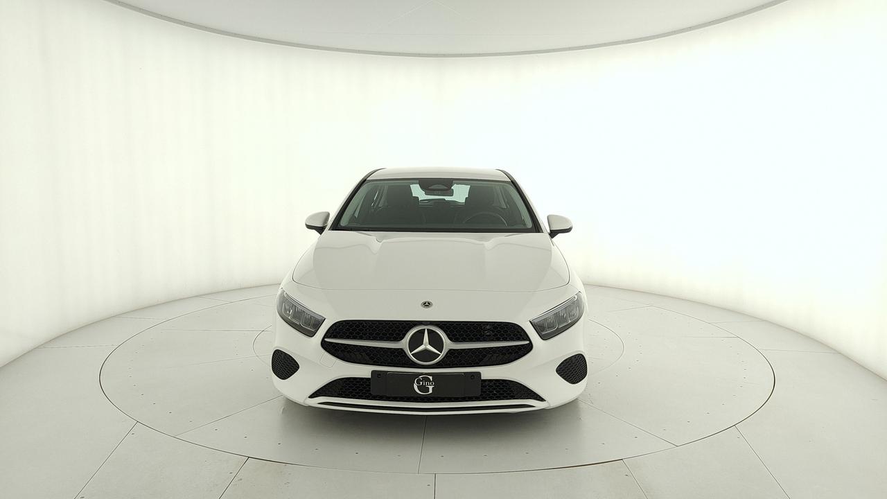 Mercedes-Benz A 180 d Advanced auto