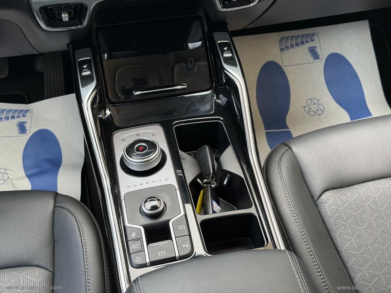 KIA Sorento 1.6 T-GDi HEV AT6 2WD Style