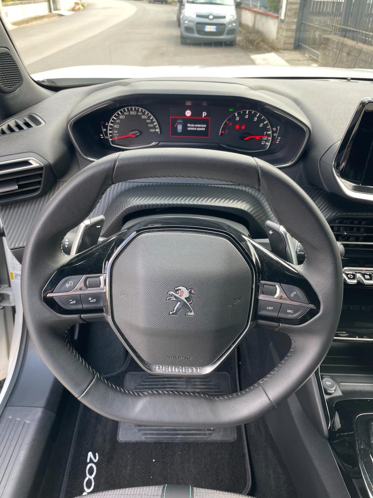 PEUGEOT 2008 BlueHDi 130 S&S EAT8 ALLURE