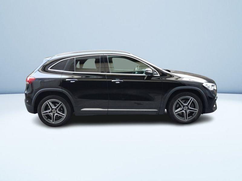 Mercedes-Benz GLA 180 D PREMIUM AUTO