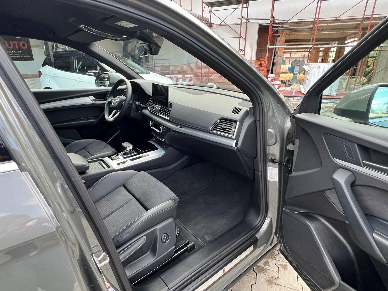 Q5 2.0 tdi mhev Identity Black quattro s-tronic