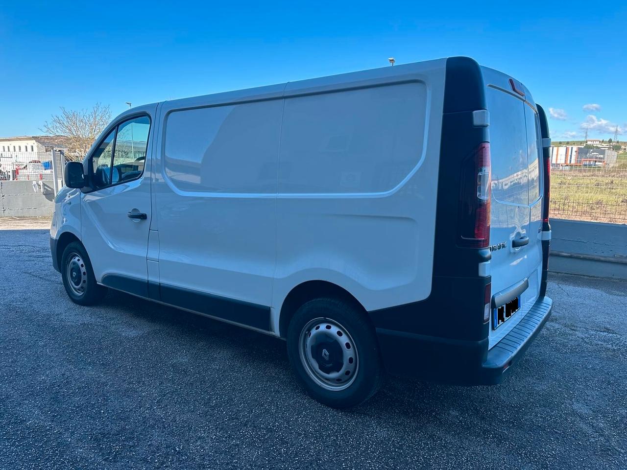 Renault Trafic 1.6 dci 125cv L1H1