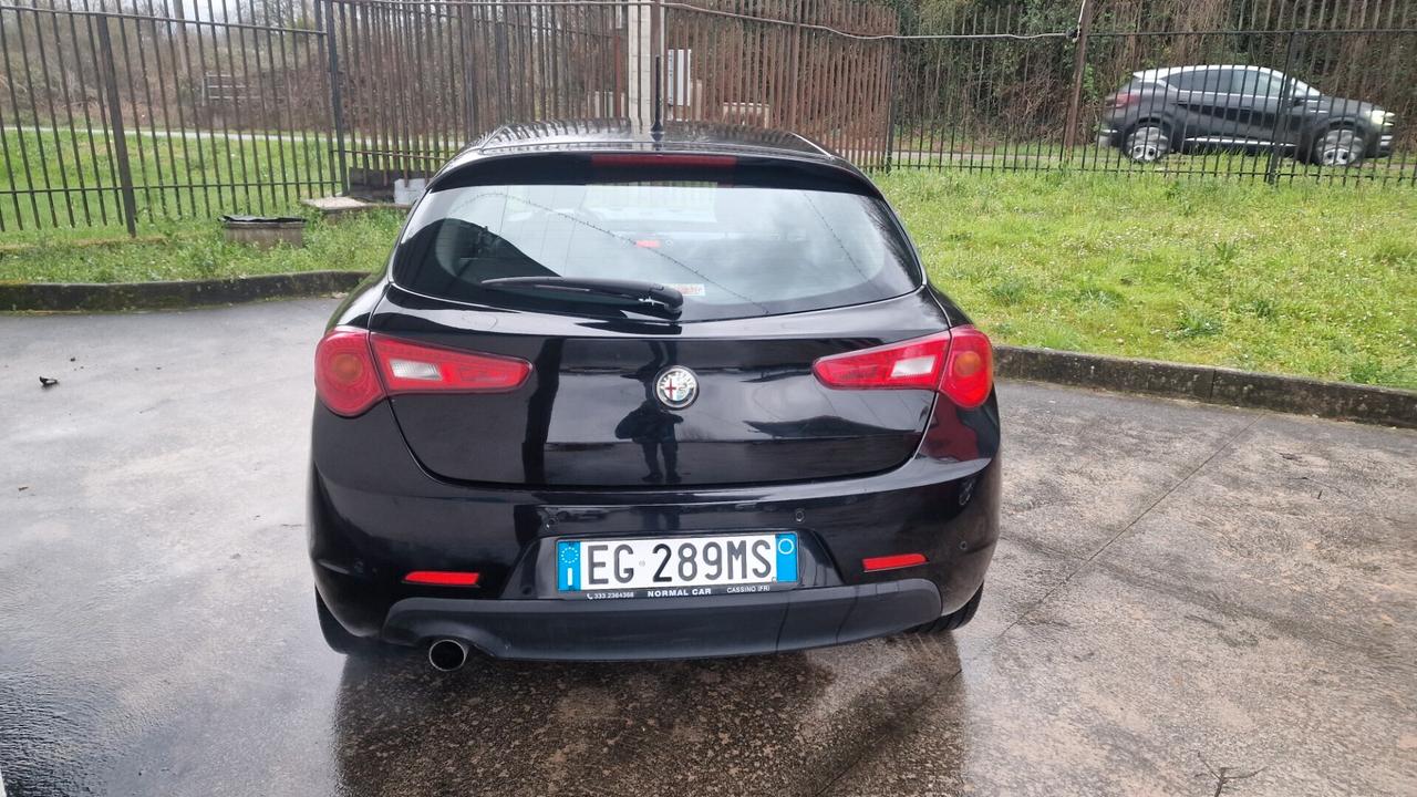 Alfa Romeo Giulietta 1.6 JTDm-2 105 CV Distinctive