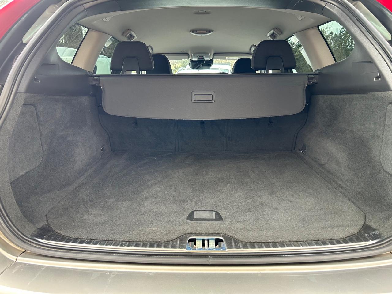 Volvo XC 60 XC60 D4 R-design Momentum Euro6