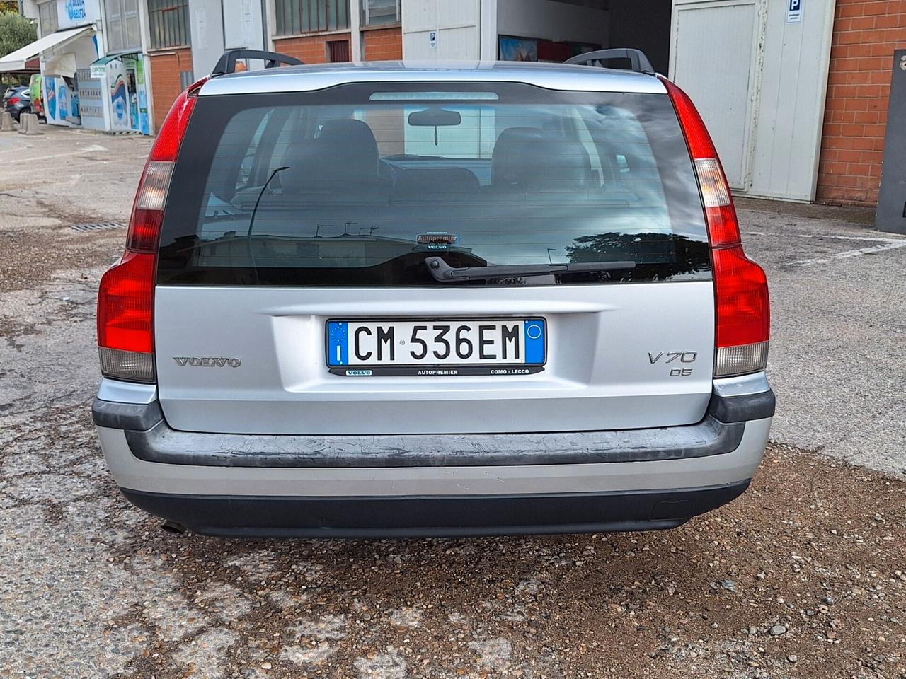 Volvo V70/XC70 V70 2.4 D5 20V cat Momentum FAMIGLIARE