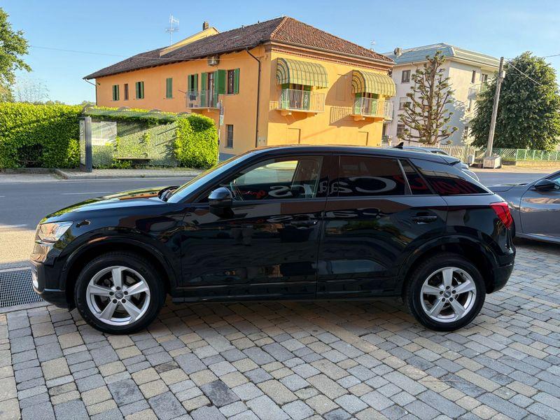 Audi Q2 1.6 tdi Business Design s-tronic FULL LED-NAVI-17"