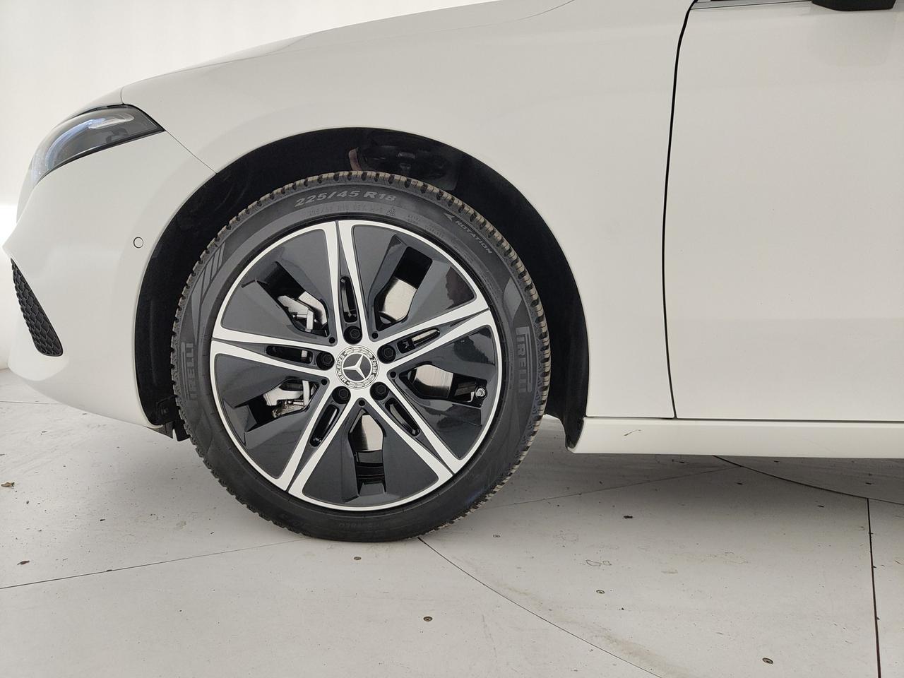 Mercedes-Benz A 250 e phev Progressive Advanced auto