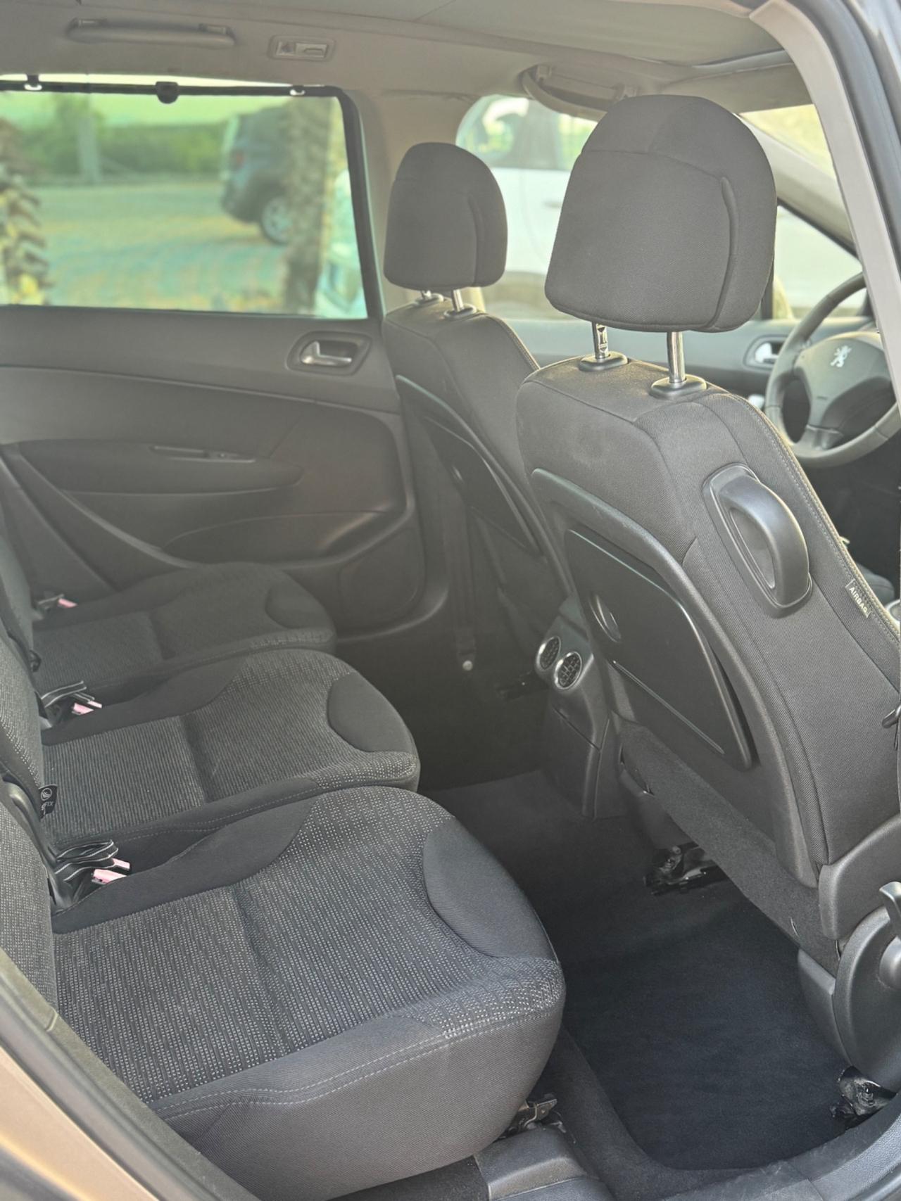 Peugeot 308 1.6 HDi 110CV SW Ciel Féline