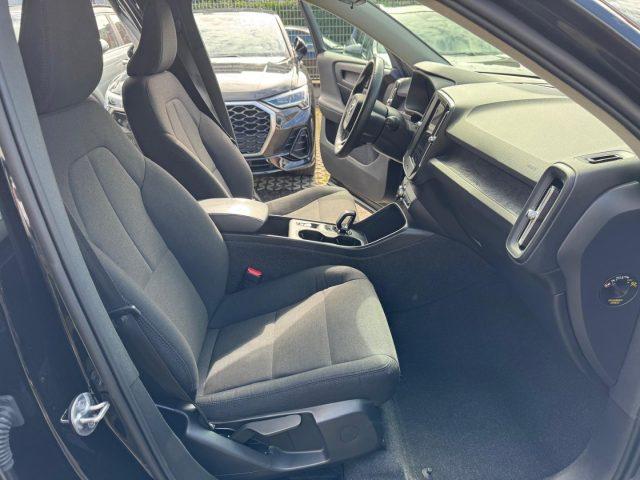 VOLVO XC40 T2 Geartronic Momentum Core