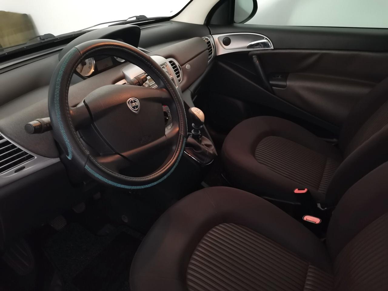 Lancia Ypsilon 1.2 Versus 8V