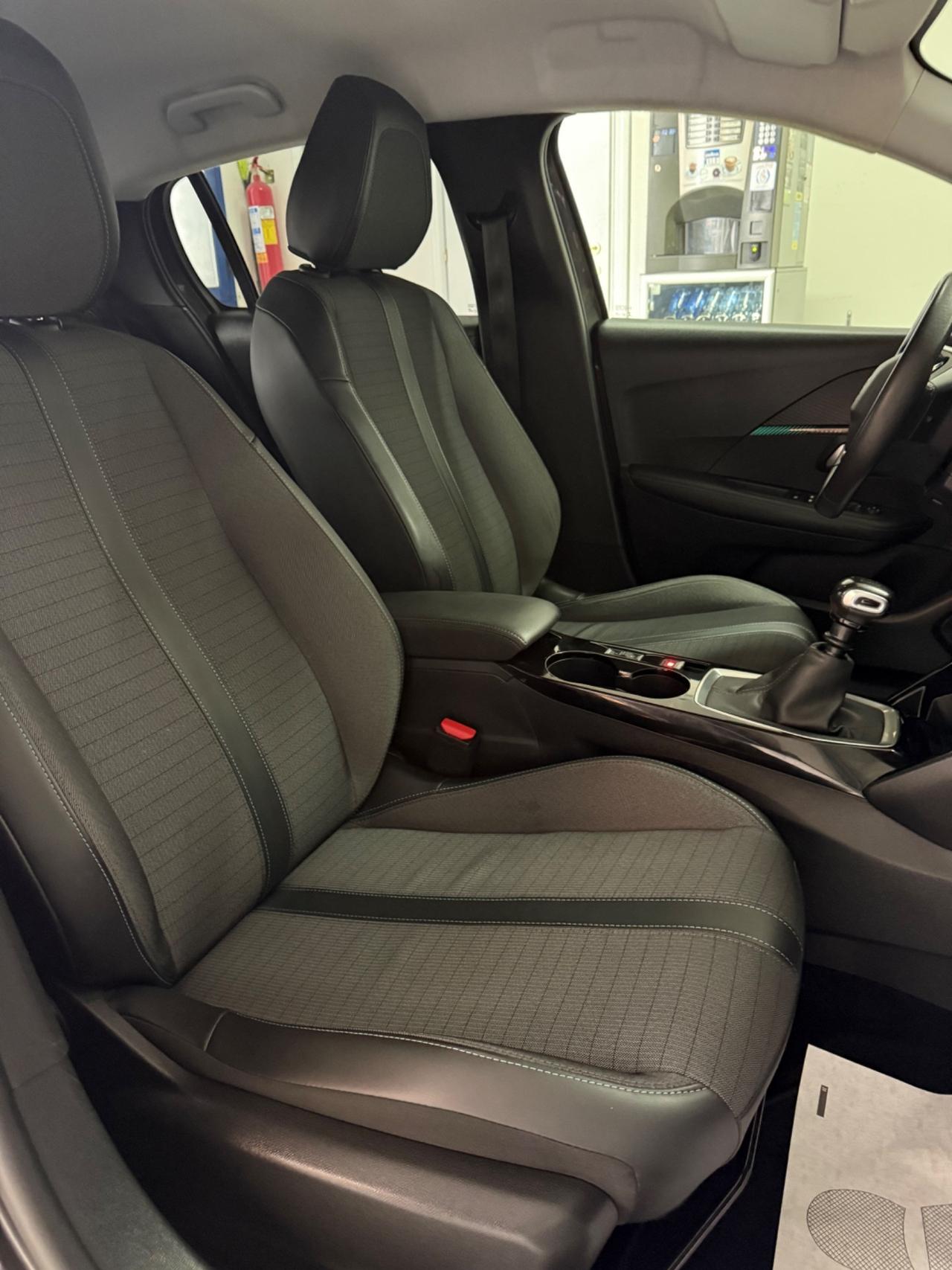 Peugeot 208 PureTech 100 Stop&Start EAT8 5 porte GT Line