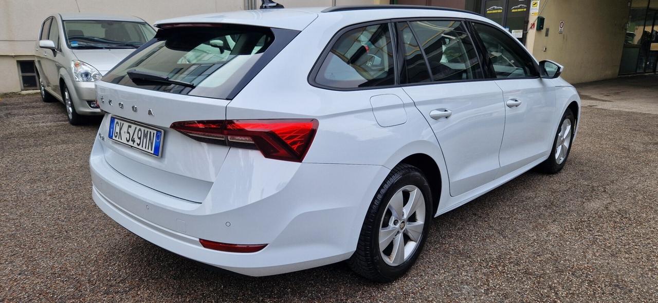 Skoda Octavia 2.0 TDI EVO SCR DSG Wagon Sportline