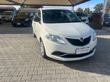 Lancia Ypsilon 1.2 69 CV 5 porte Platinum