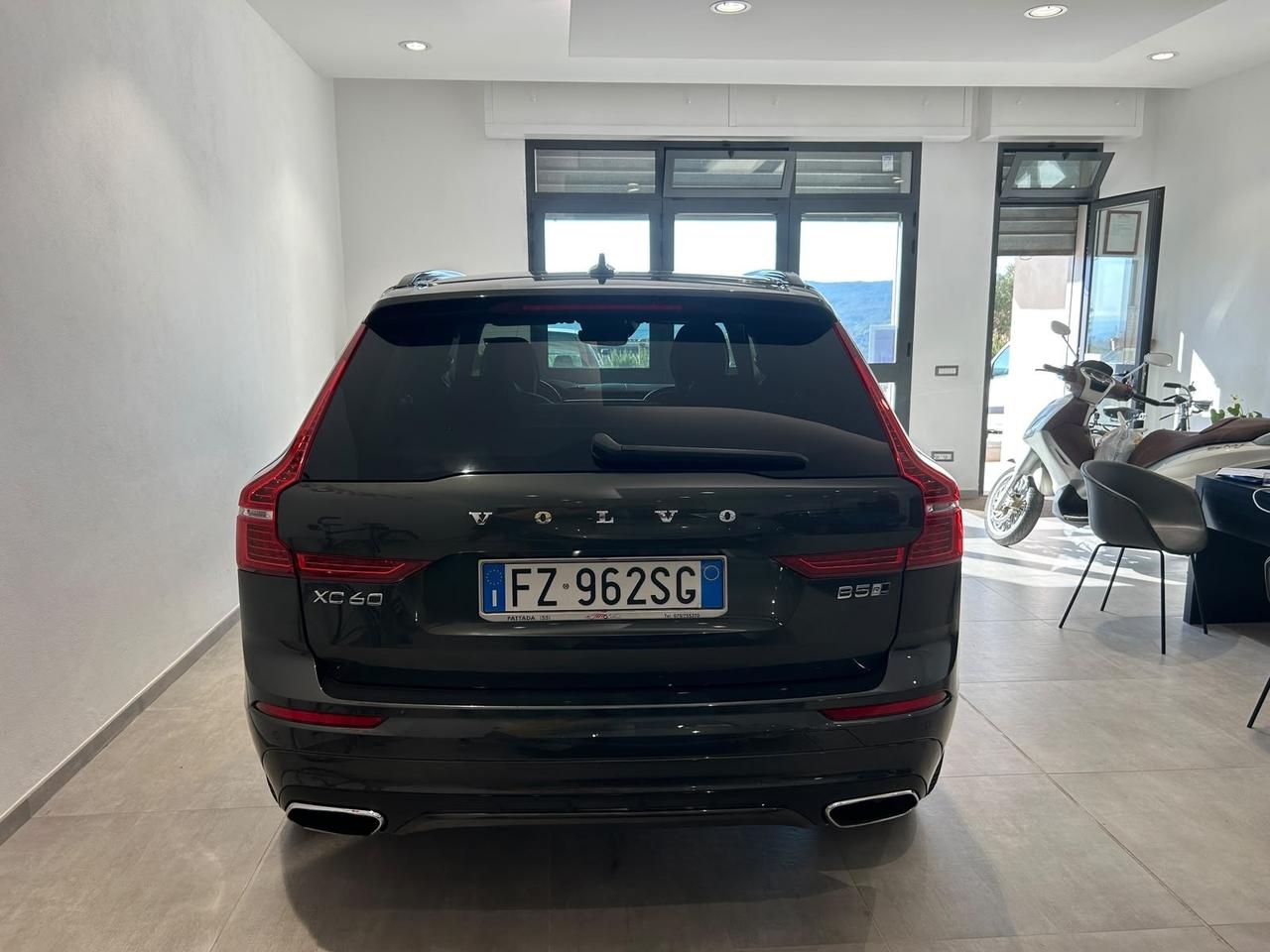Volvo XC 60 XC60 D5 AWD Geartronic R-design