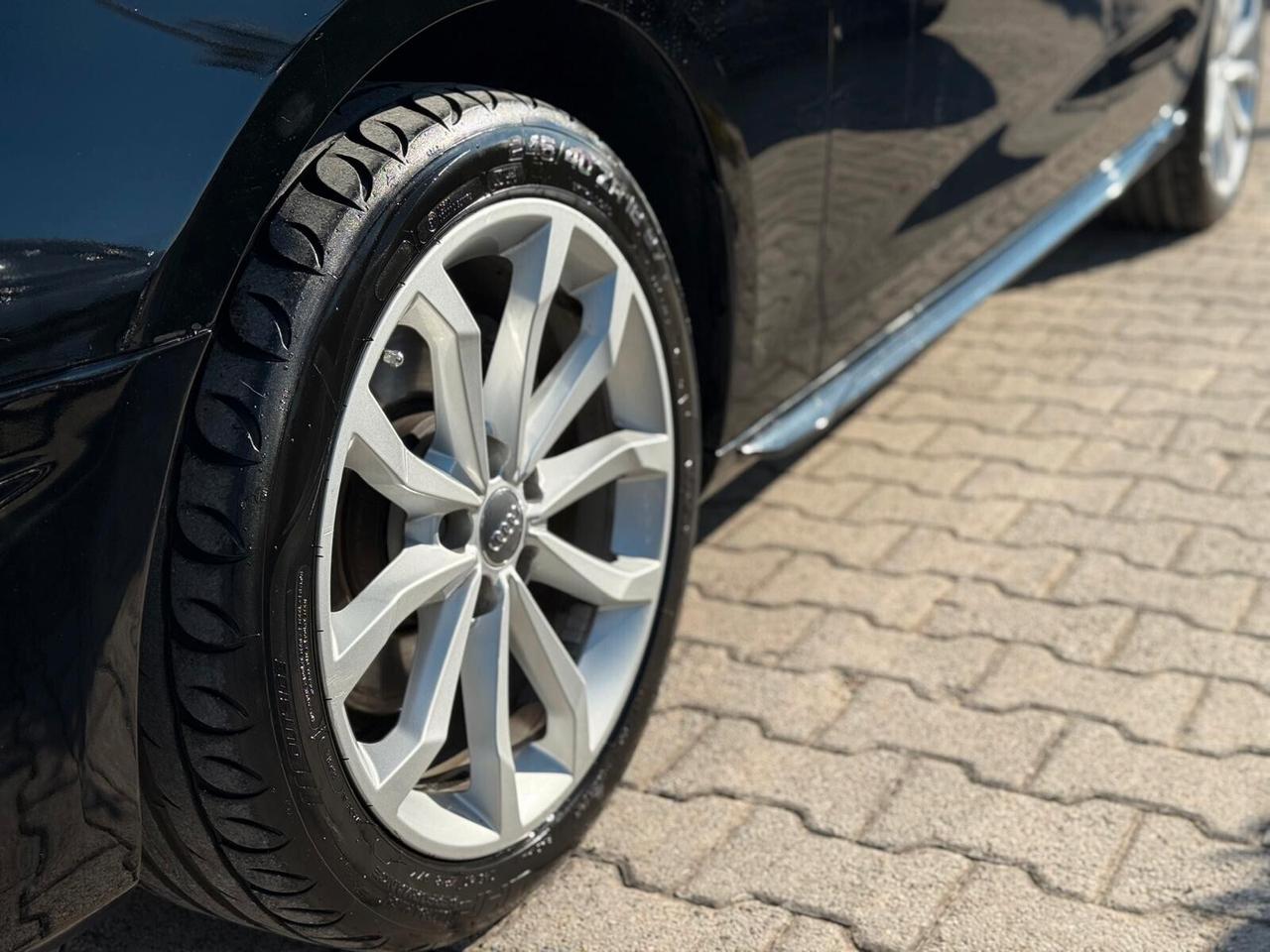 Audi A4 2.0 TDI HYBRID Advanced Edition s-tronic + Matrix