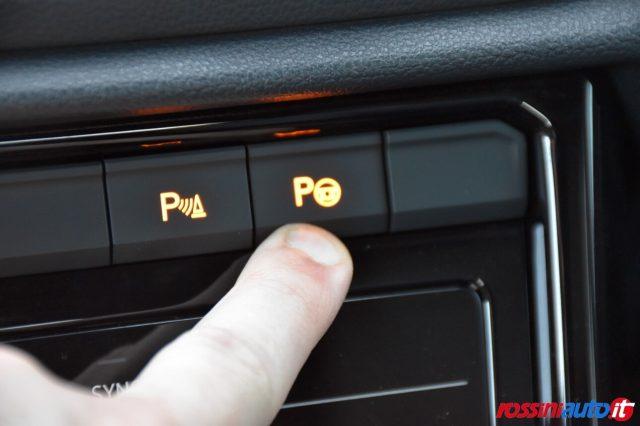 VOLKSWAGEN T-Roc 1.5 TSI 150 CV DSG R-LINE + TECH PACK + I.Q LED +