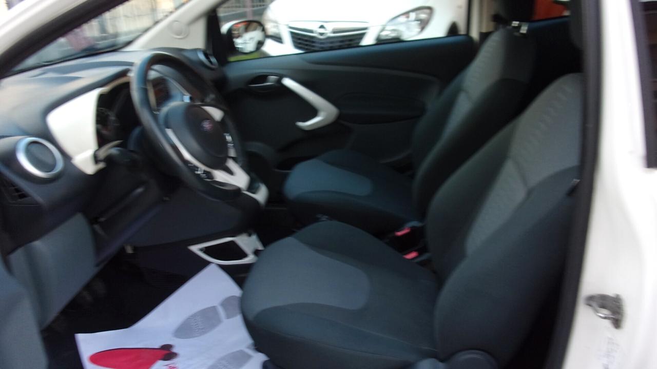 Ford Ka Ka 1.2 8V 69CV Titanium