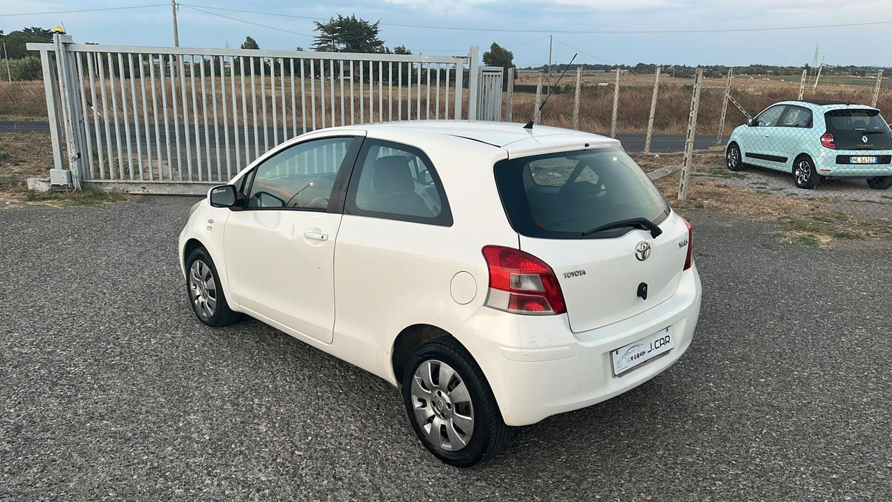 Toyota Yaris 1.0 3 porte Now