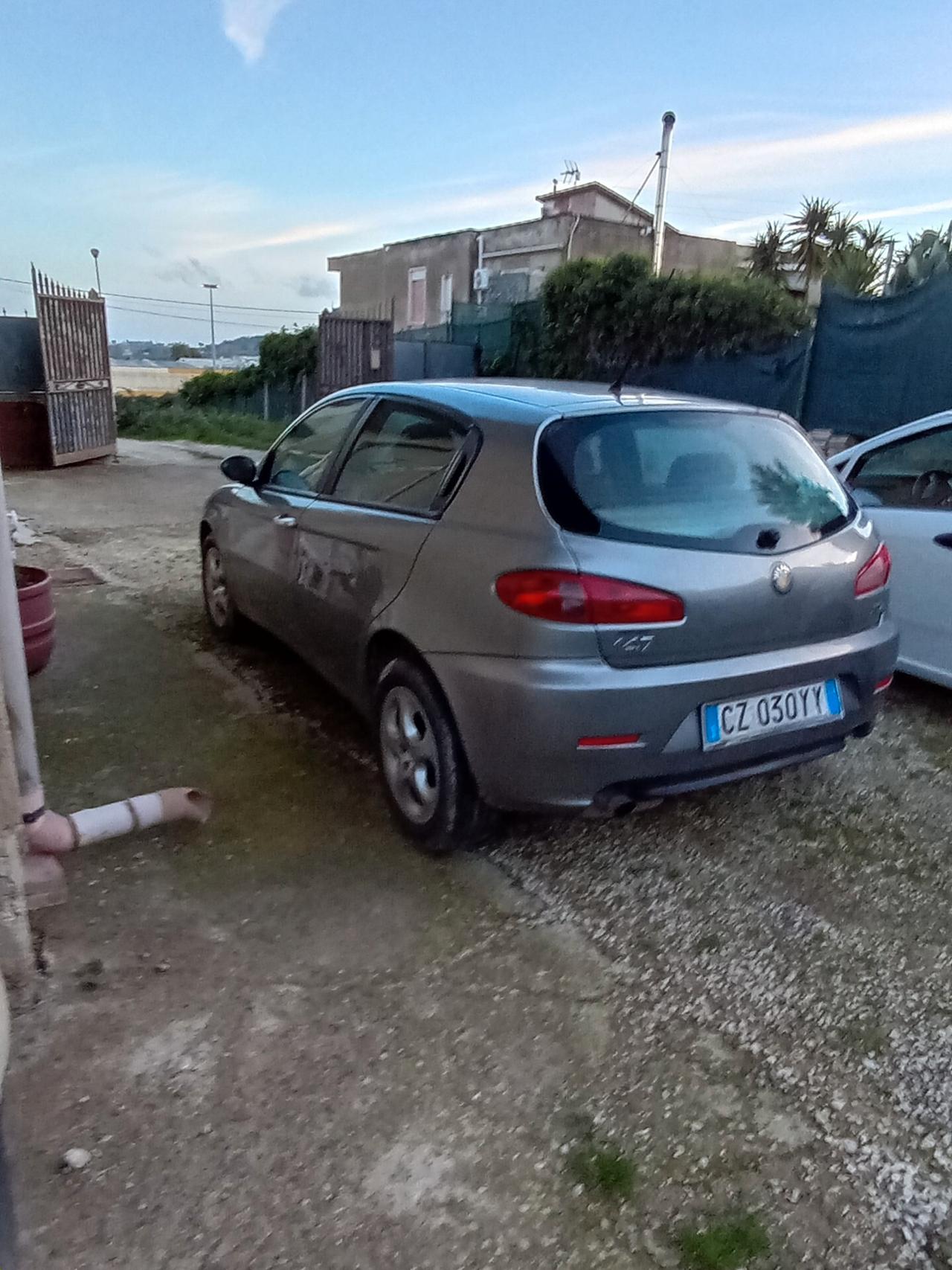 Alfa Romeo 147 1.9 JTD M-JET 16V 5 porte Dist.